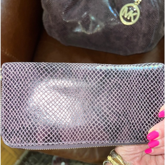 Michael Kors Python Embossed Leather Jet Set Chain Tote with matching wallet. - Picture 7 of 10